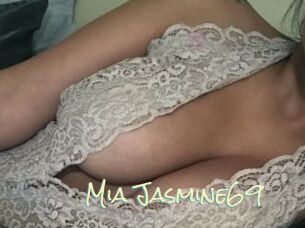 Mia_Jasmine69